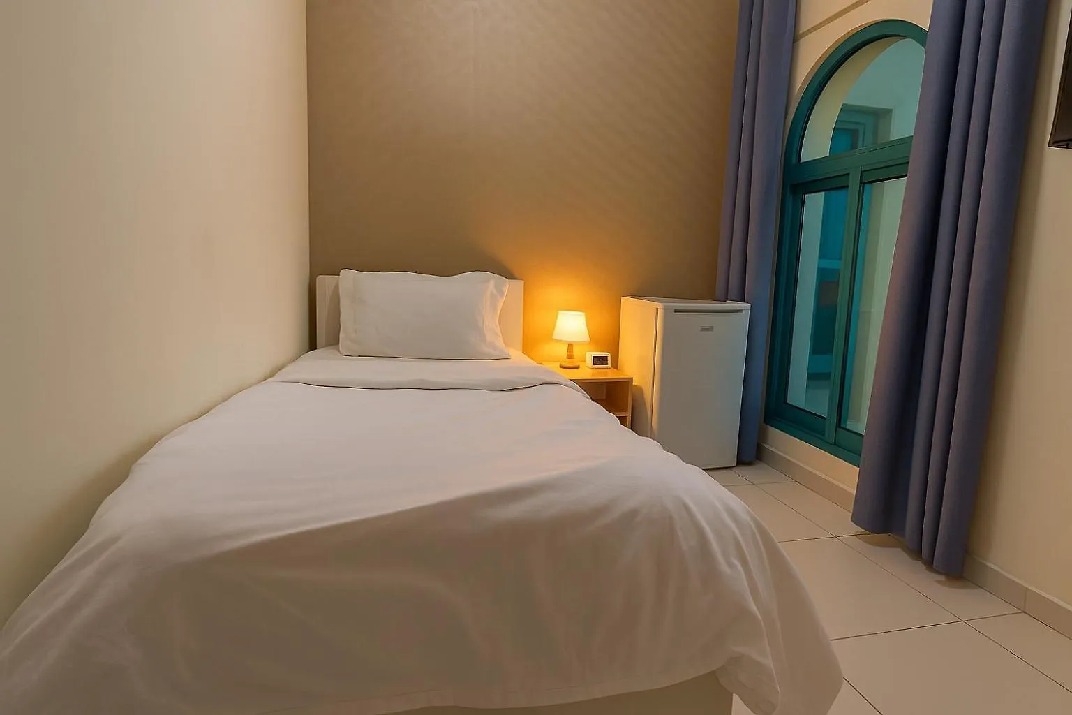 Nice Single Rooms For 