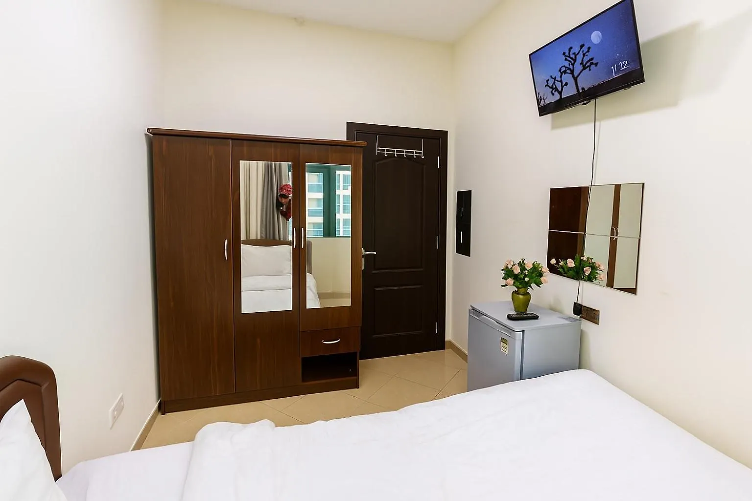 Nice Single Rooms For 
