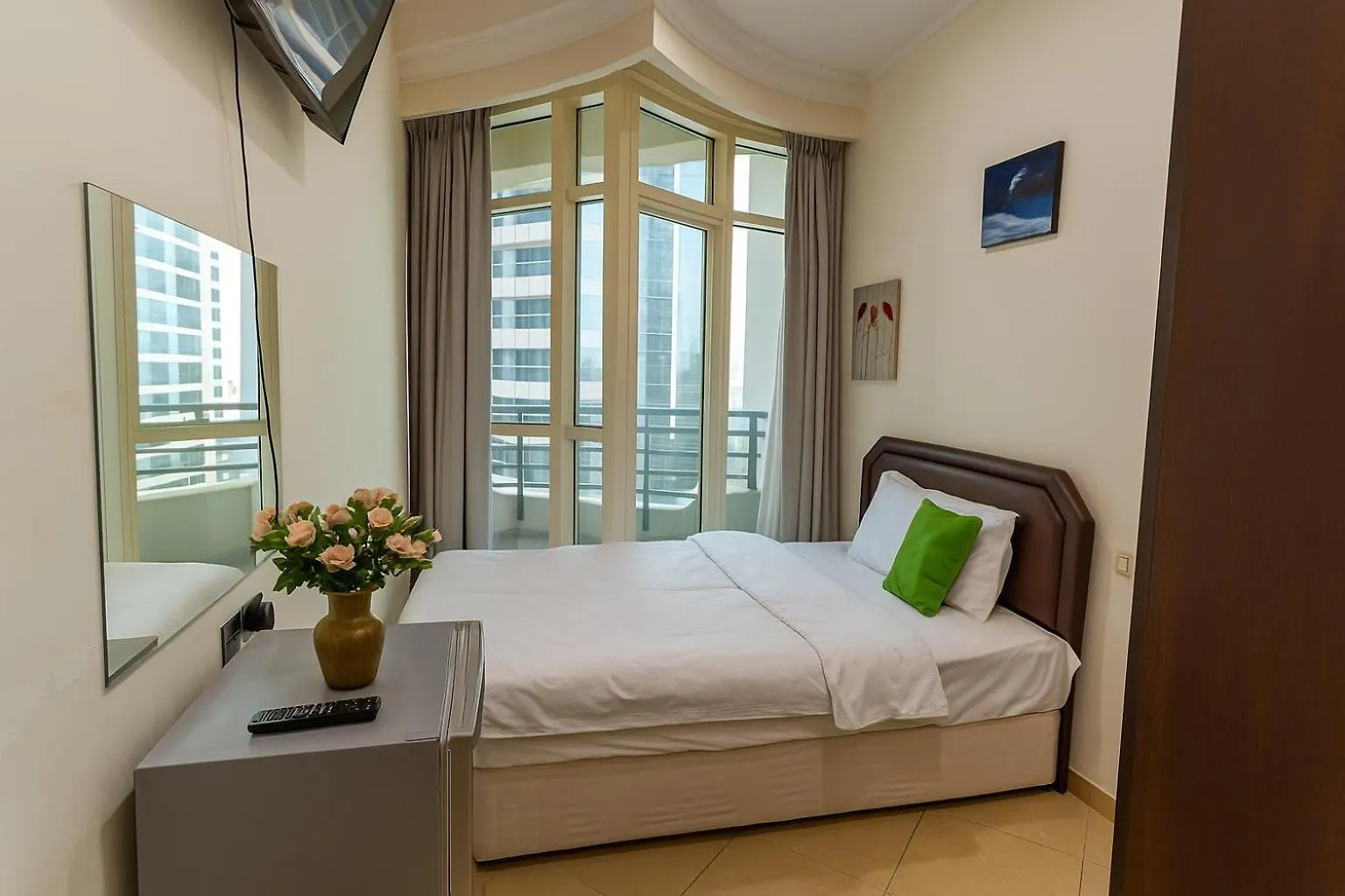 Nice Single Rooms For 