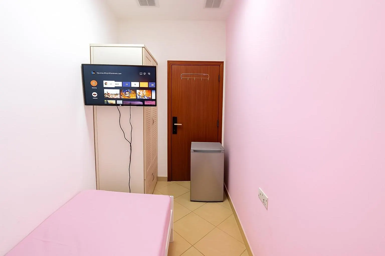 Nice Single Rooms For 