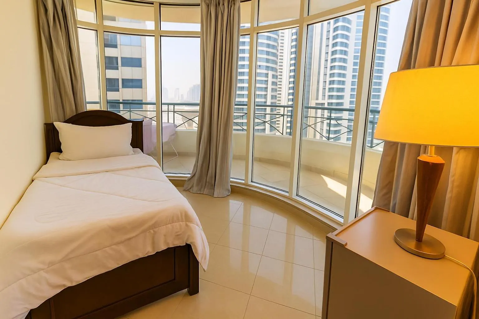 Nice Single Rooms For 