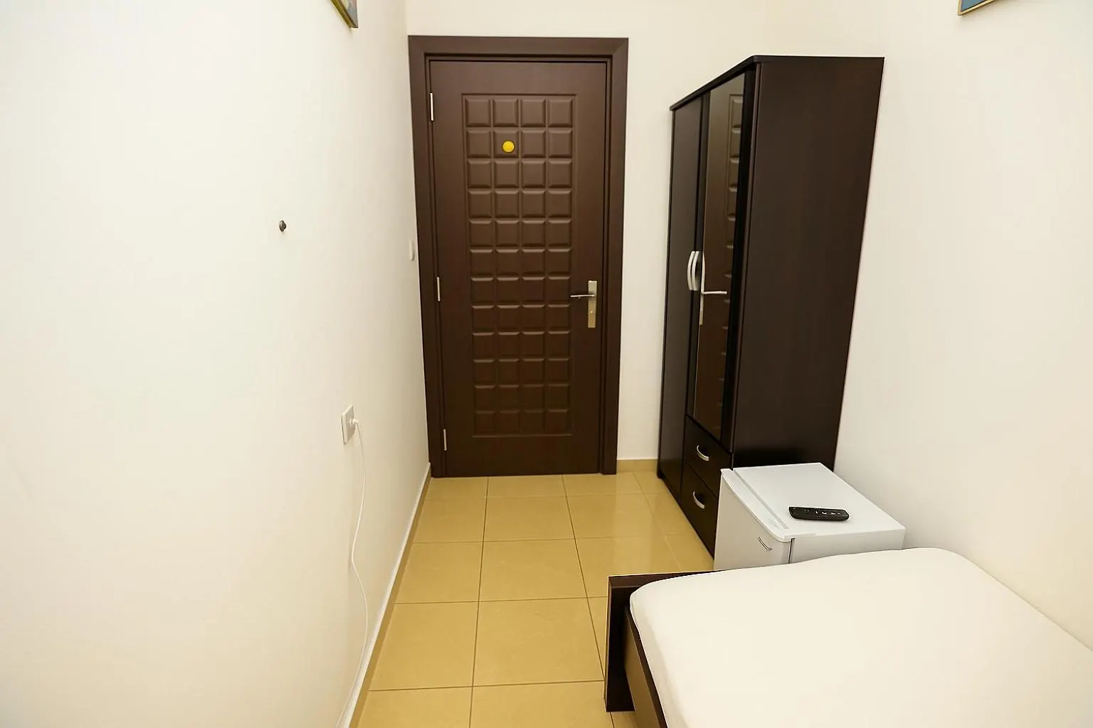 Nice Single Rooms For 