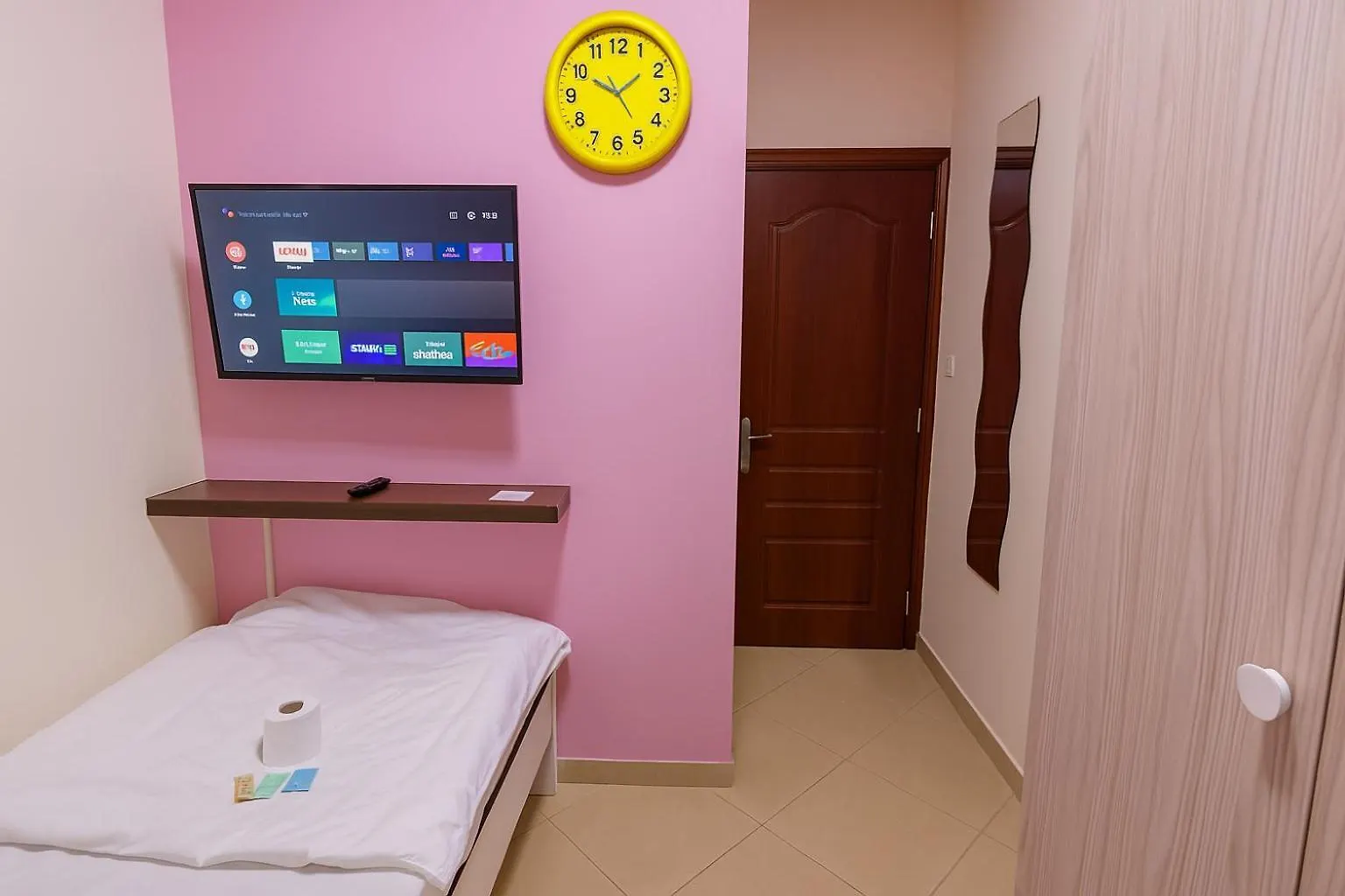 Проживание в семье Nice Single Rooms For 