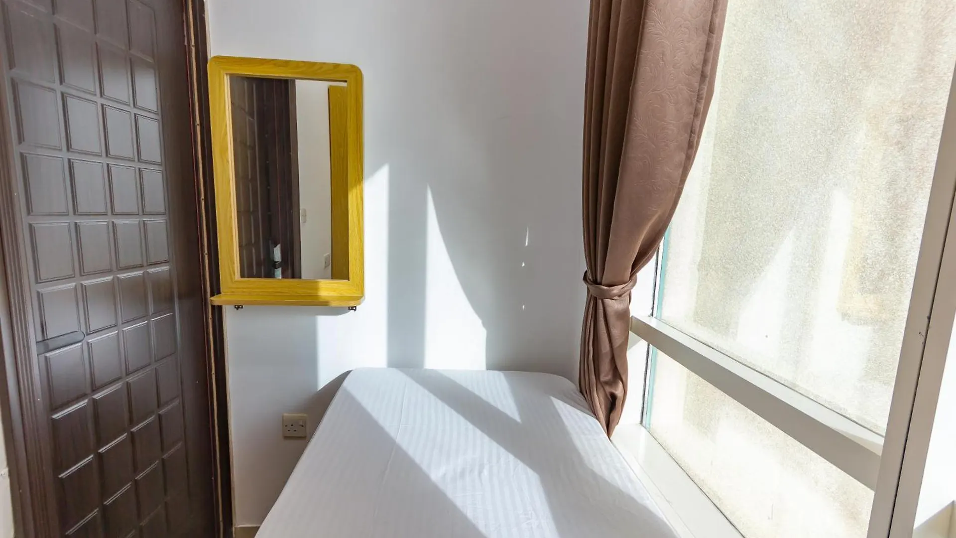 Nice Single Rooms For 